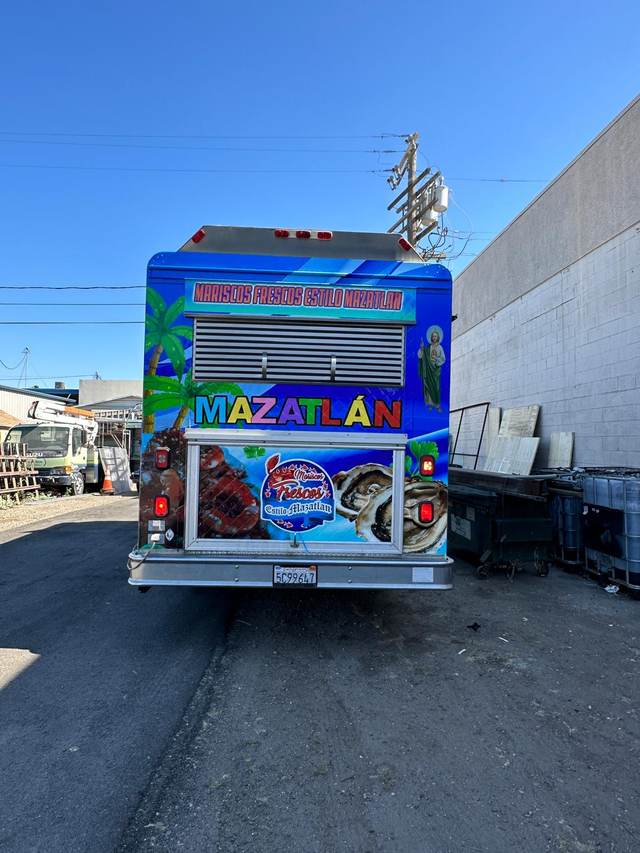 Mariscos Mazatlán food truck