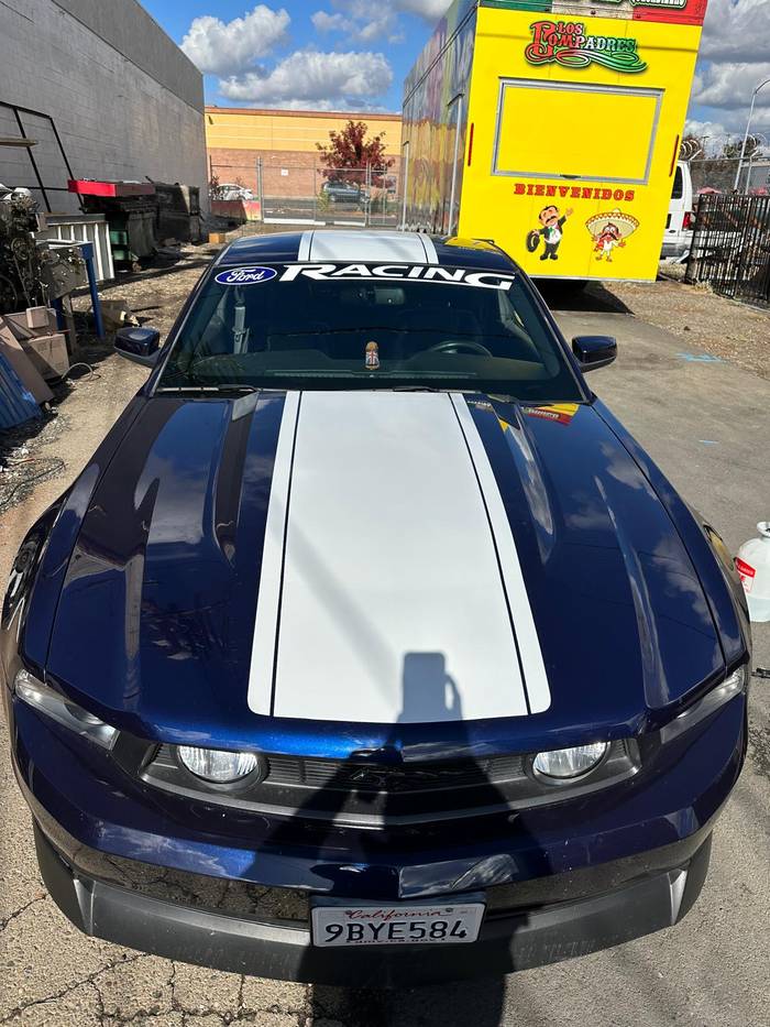 Ford Mustang front racing stripes
